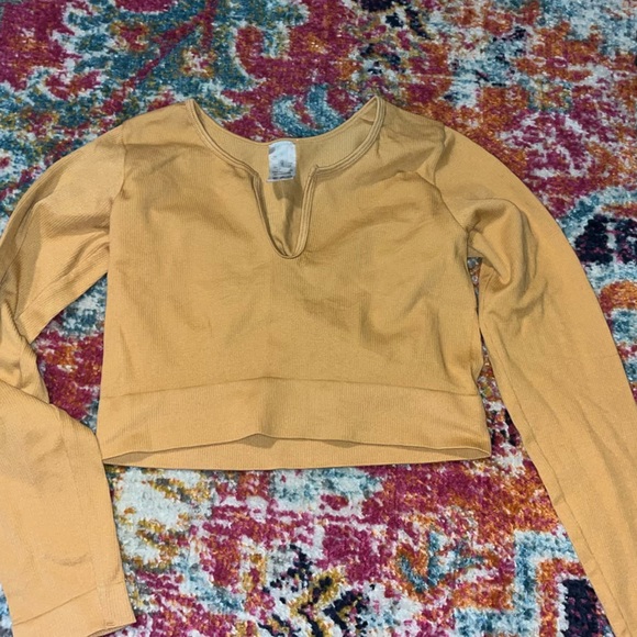 workout top - Picture 1 of 2